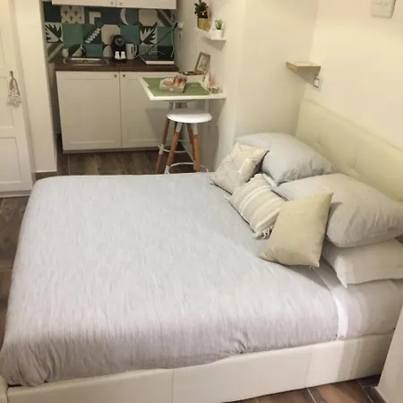 La Casa Di Alice לינה וארוחת בוקר סלרנו